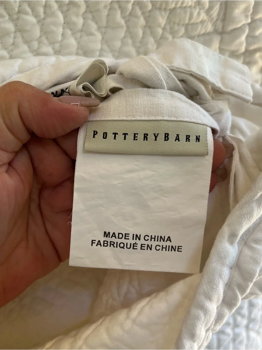 Pottery Barn Hanna Quilted Boutique 2 Standard Shams Cotton Linen White Ties